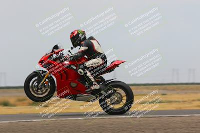 media/Jul-23-2023-TrackDaz (Sun) [[5bdcf0335d]]/Group A/Wheelie Bump (2pm)/